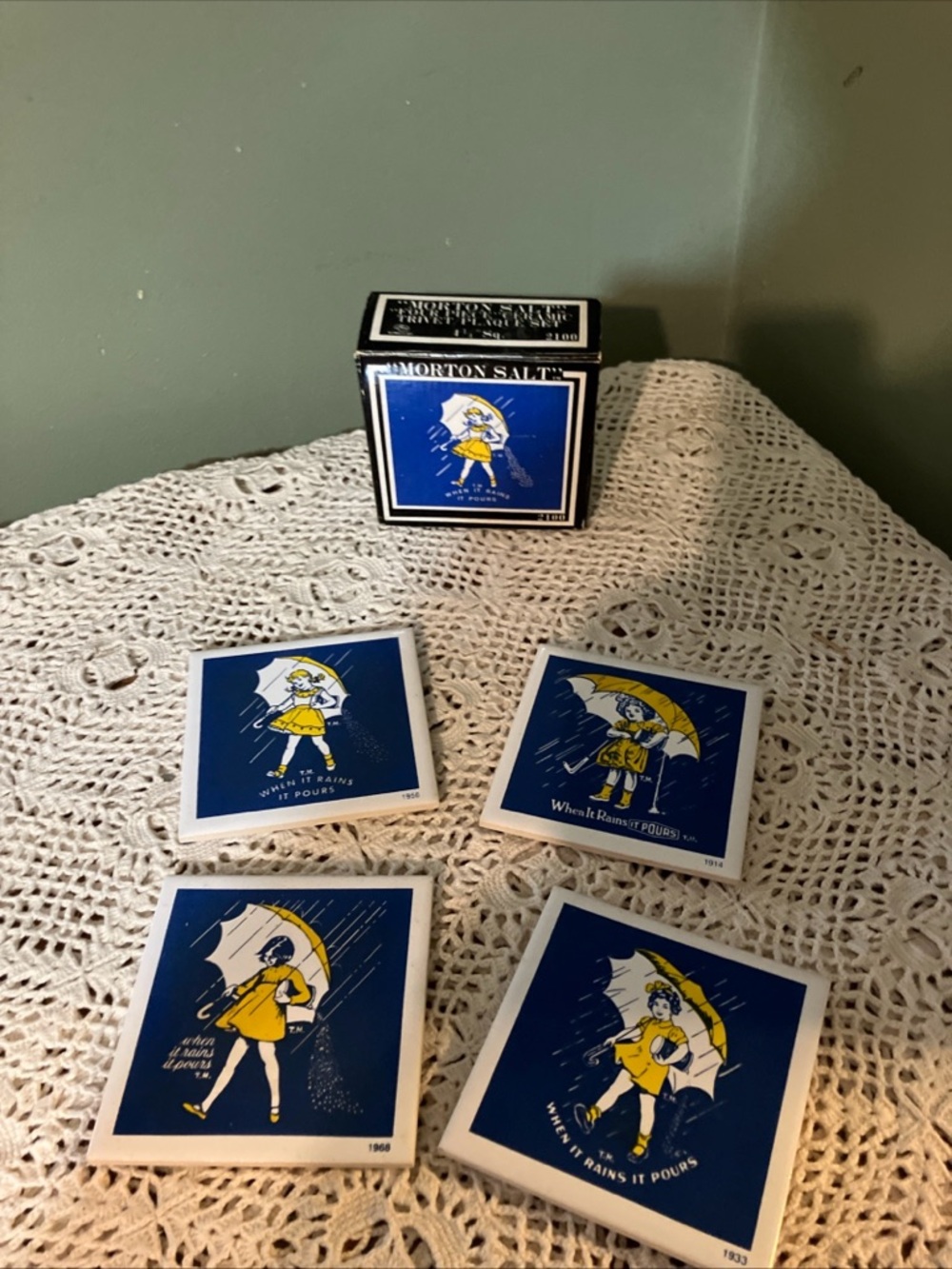Vintage Morton Salt 4 Pc Ceramic Tile Trivet Plaque Set 2100 w Box